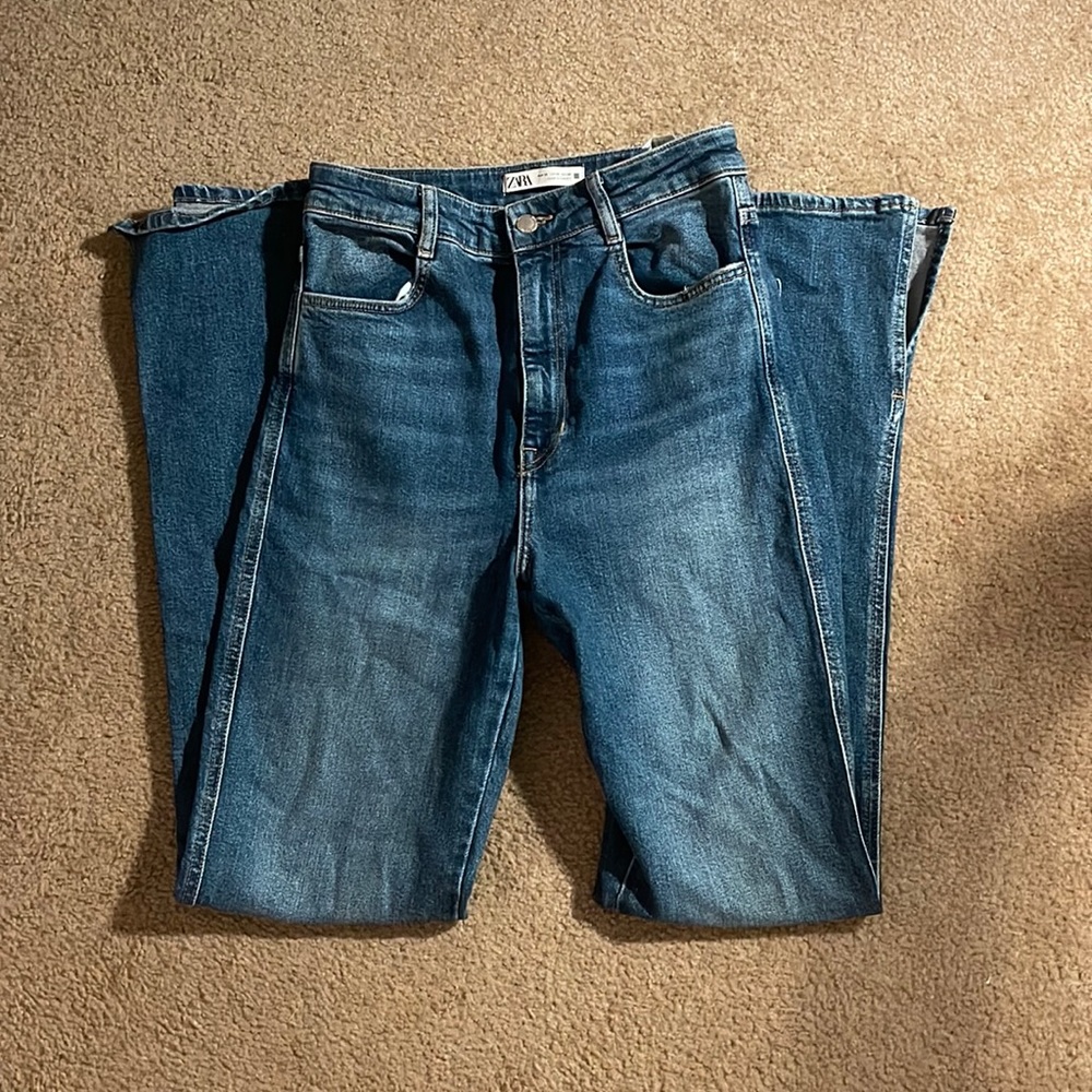 ZARA high waisted flare jeans🤍